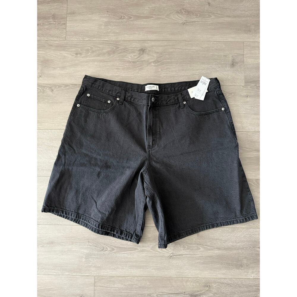 Abercrombie & Fitch Women’s The Loose Short – Bermuda High Rise – Size 35 – NWT